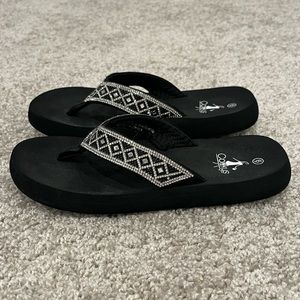 Corky’s Largo Black Flip Flops Sandals. Size 6